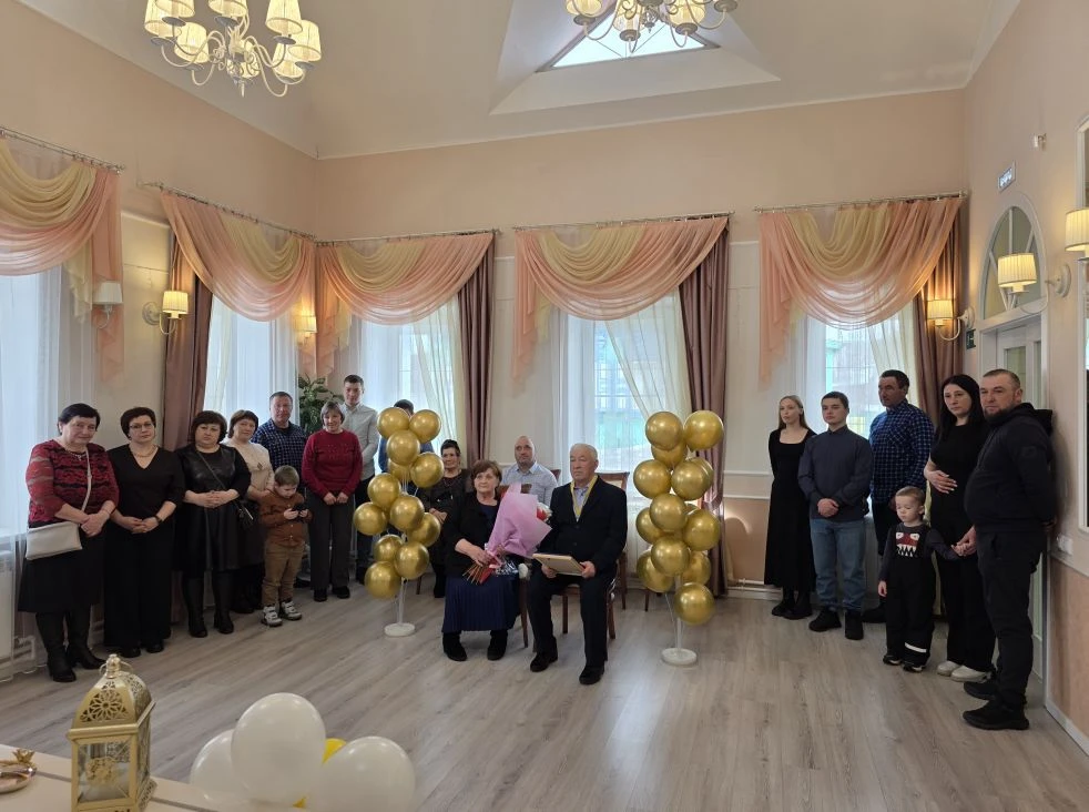 В минувшую пятницу в Качугском отделе службы ЗАГС супруги Сокольниковы из Малой Тарели отметили золо
