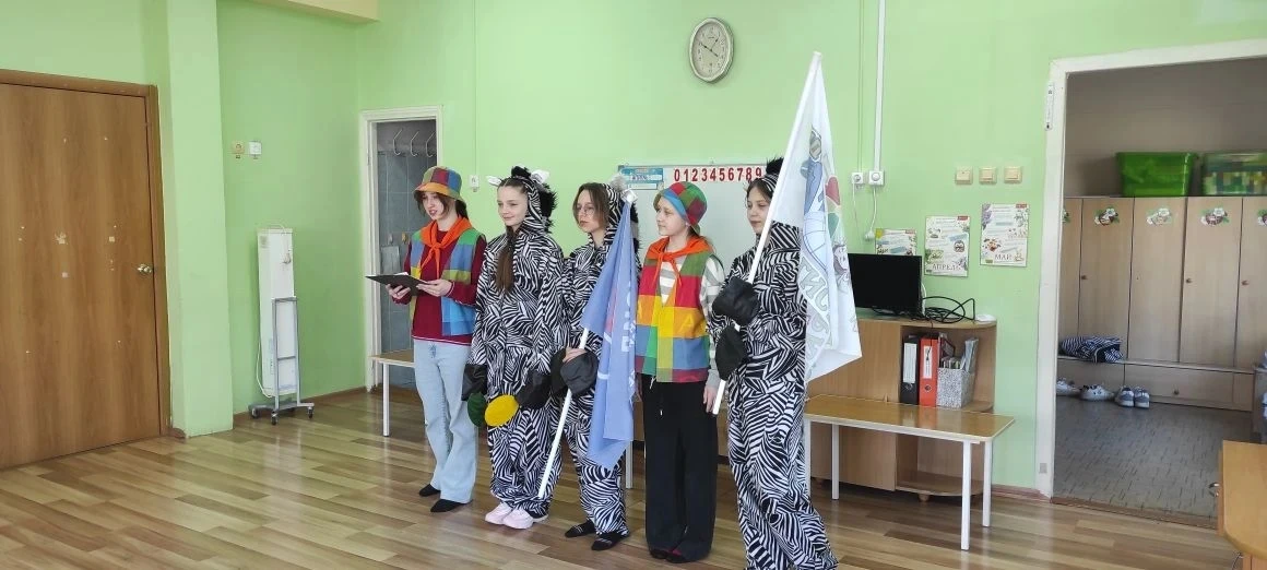 🚦 Наши в деле!  24 апреля в детском саду прошло мероприятие «Мой друг светофор», и наши девочки — Со