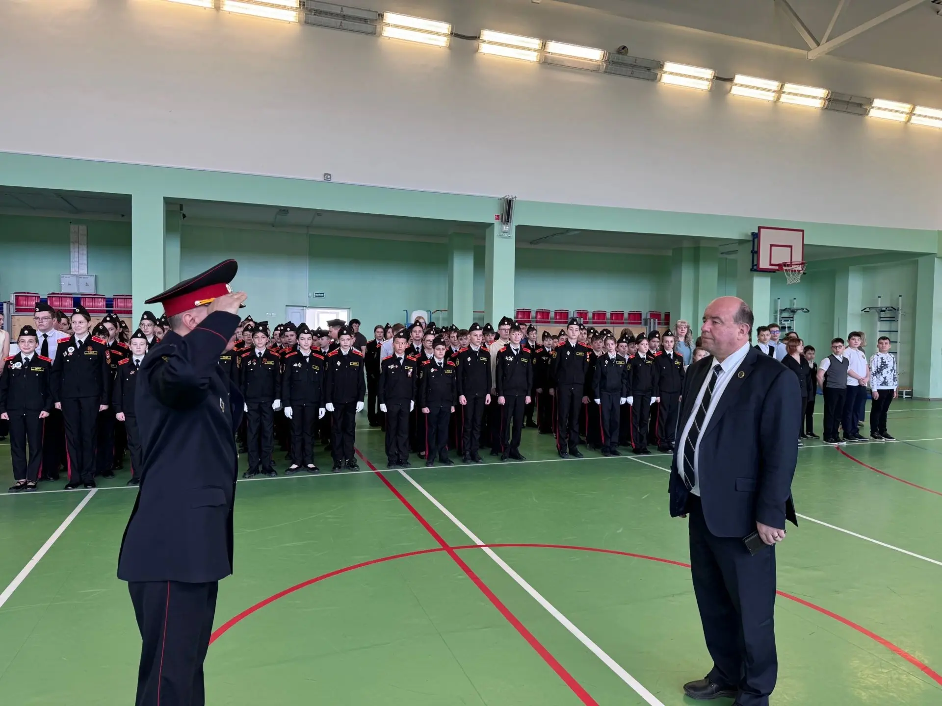 Итоговое построение в лицее имени генерал‑майора Хисматулина В. И.   Во второй смене учебного года 2