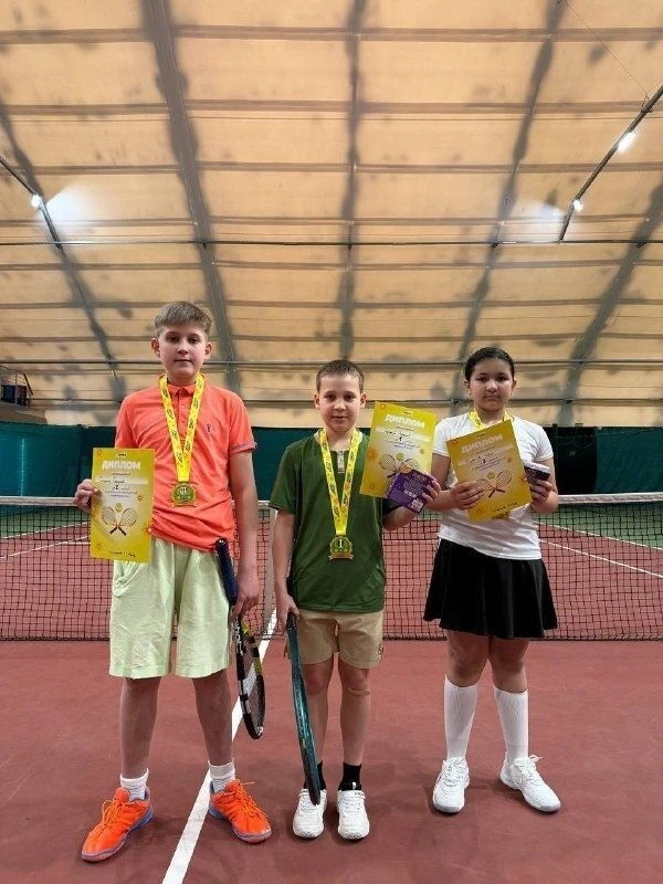 СЕРЕБРО у теннисистов нашей школы! 🎾🥈⁣
Ученики нашей школы — Смирнов Савелий и Филистеев Иван — бл