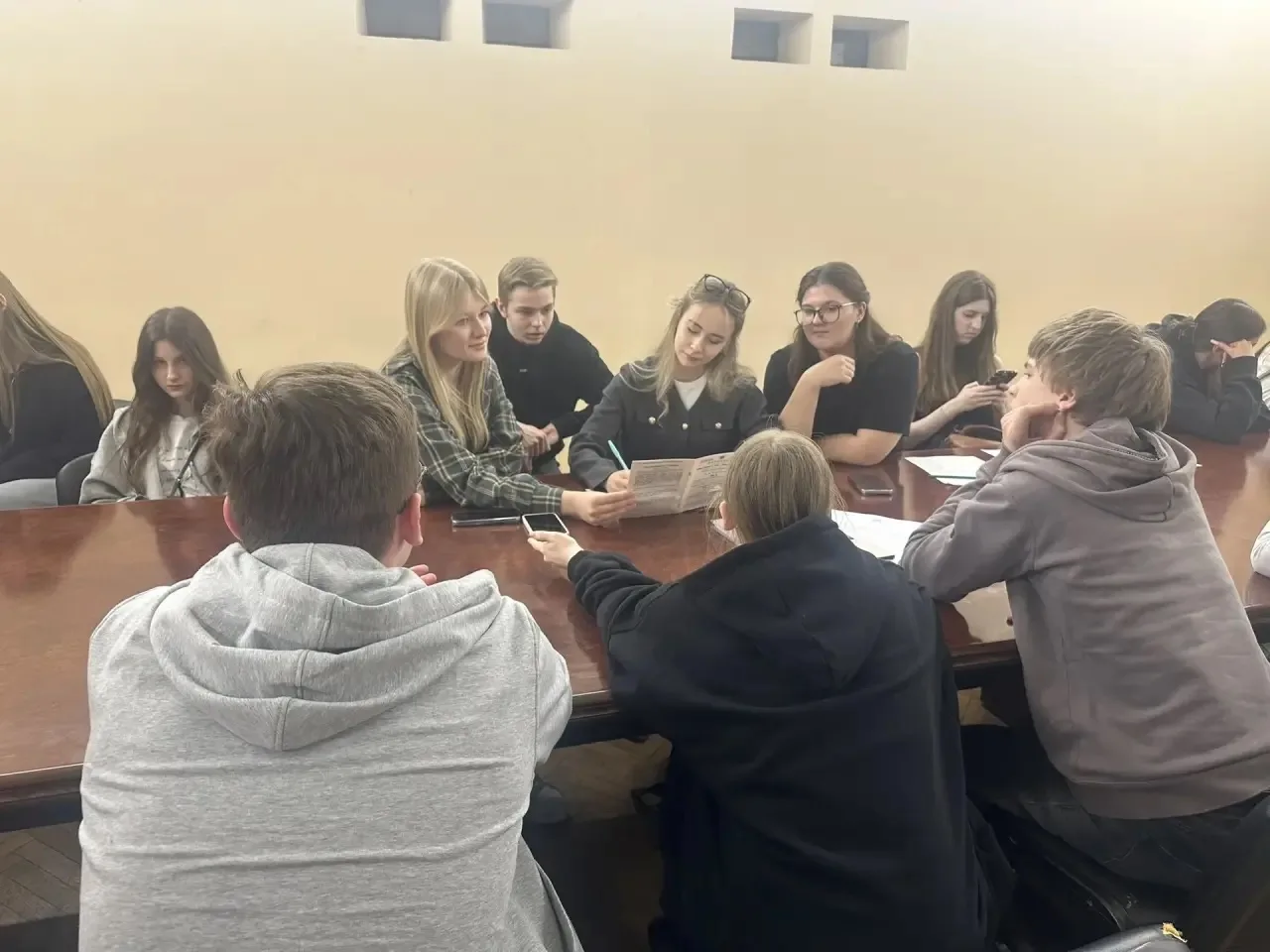Десятиклассники-предприниматели открыли для себя мир архивов  ✅ 13 апреля ученики 10 предприниматель
