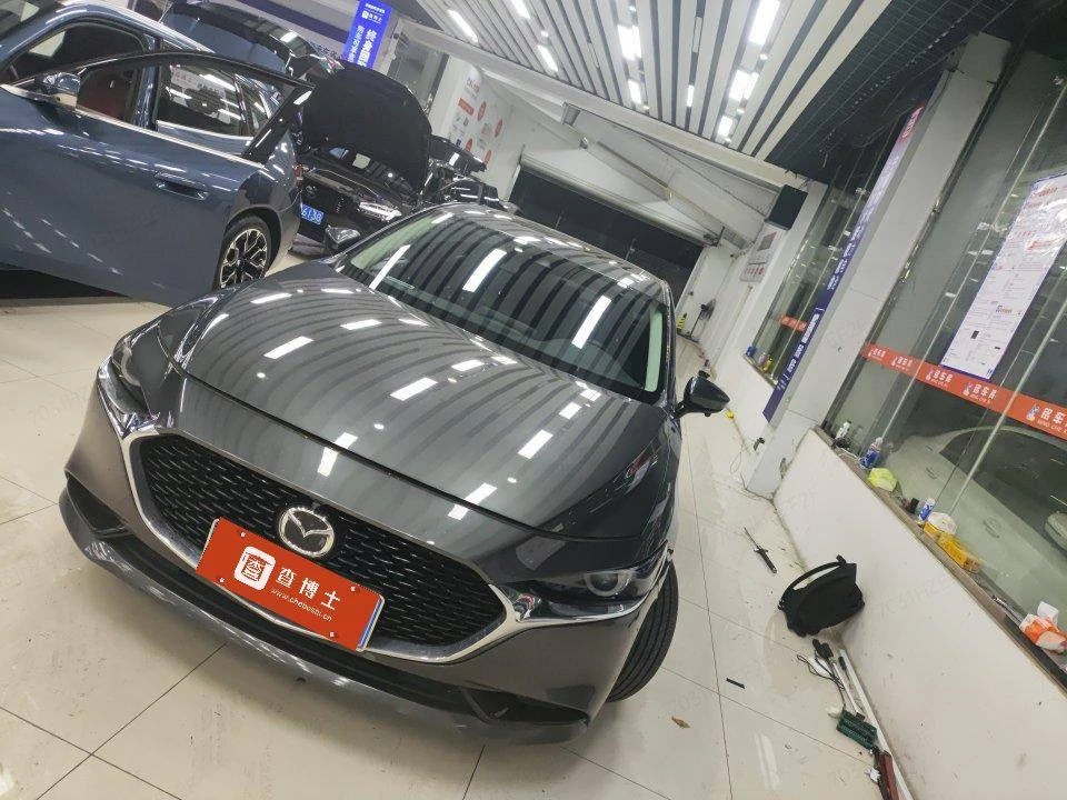 Mazda 3
Двигатель 2.0 (156л.с)👍🏻
Трансмиссия АКПП 
Цвет серый 🩶
Год 2022
Пробег 48000 км 
Оригина
