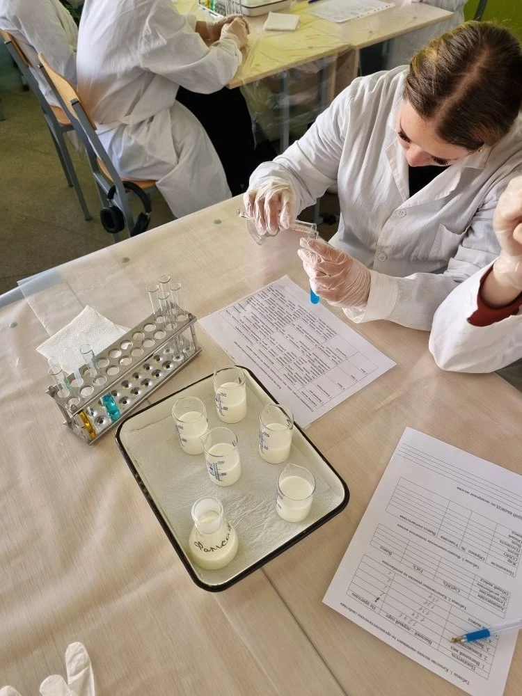 🔬✨ «БИЛЕТ В БУДУЩЕЕ»: погружение в профессию лаборанта!✨🔬