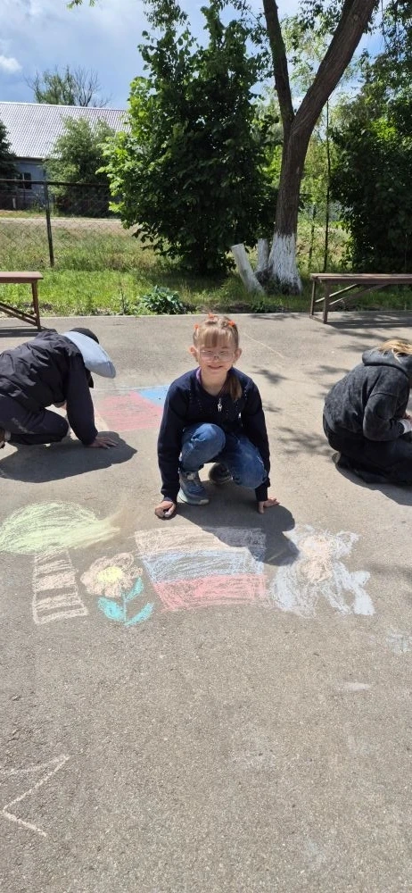 🎨Краски лета: наш асфальтовый вернисаж!