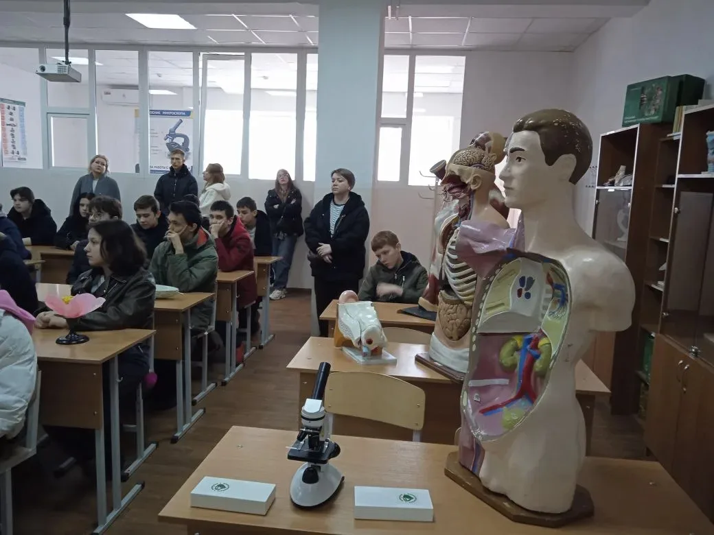 9 Б посетил профинформационное мероприятие "День открытых дверей" в техникуме  "Бизнес и право".