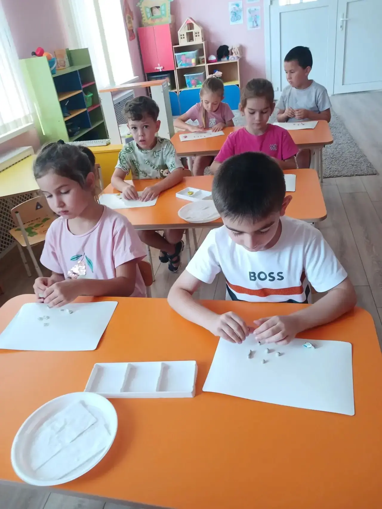 Тема занятия: «Ангелы мира и памяти» (Лепка из пластилина).