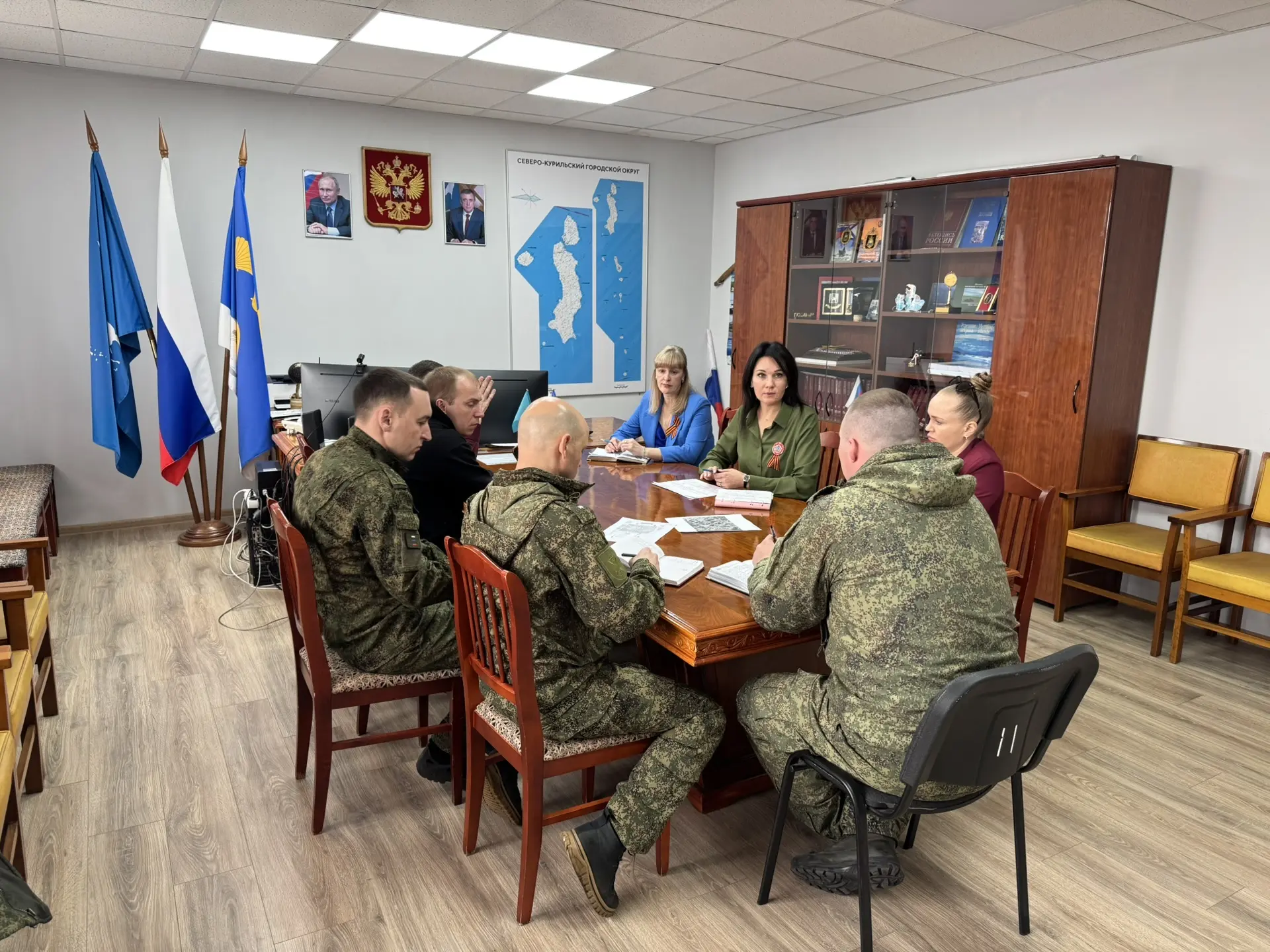 Нахожусь в рабочей командировке, но подготовка к самому главному празднику — 9 Мая — ос...