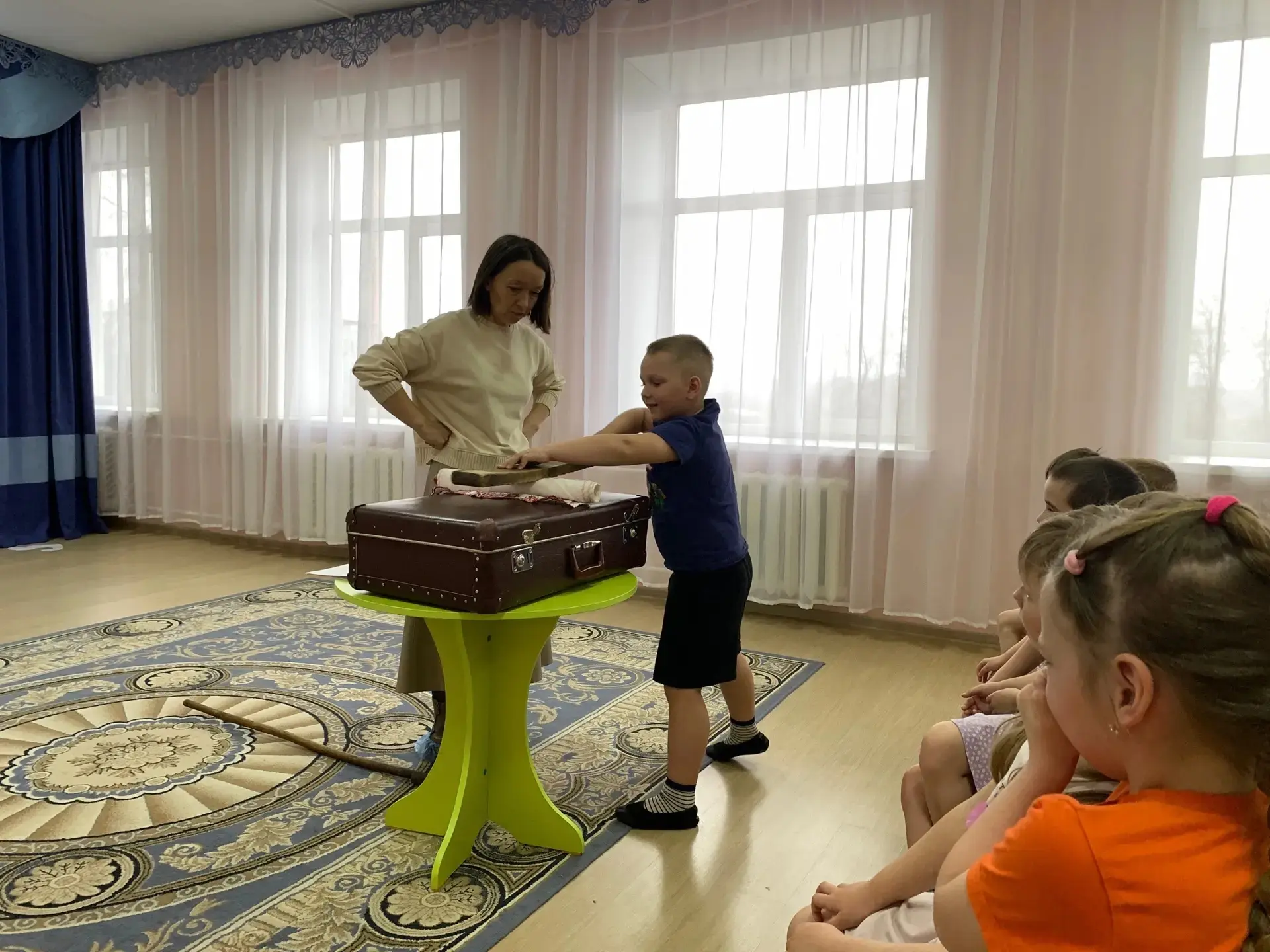 ✅ Вновь музей Ростовского Кремля с интерактивной беседой «Музей в чемодане. Предметы старинного быта