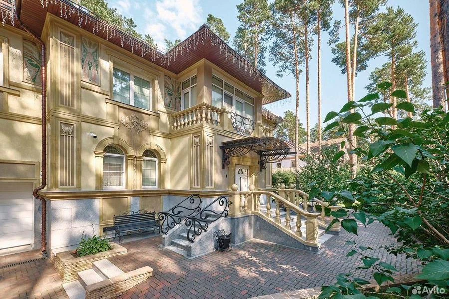Самый дорогой дом Красноярска продают за 170 млн рублей.