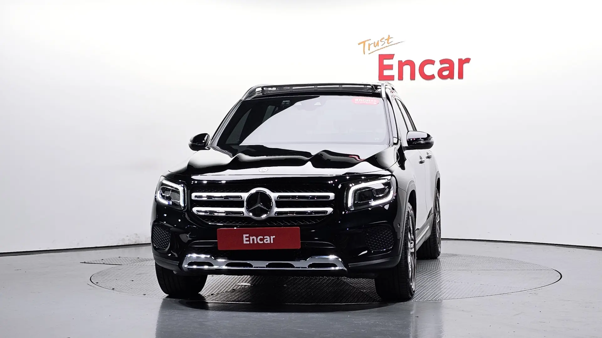 🚗   Mercedes-Benz GLB