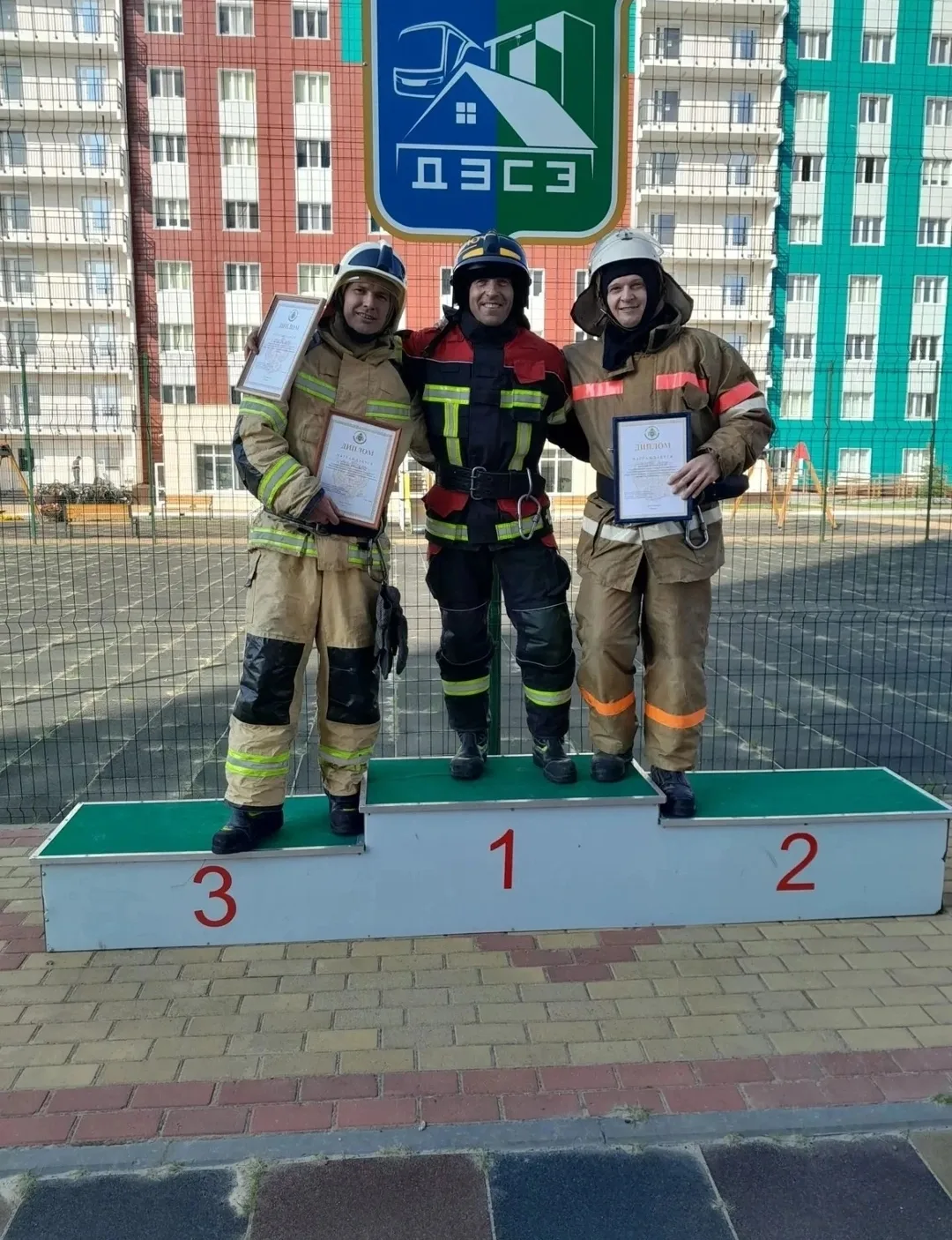 Ураец Эдуард Трофимов занял второе место на соревнованиях профессиональных пожарных в Х...