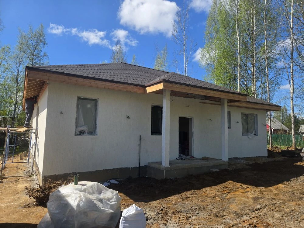 🏠 Фасадные работы на доме из арболита в Ленобласти: финишная прямая!