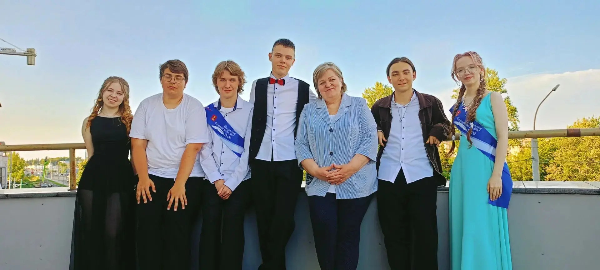 Дорогие выпускники! Ваше прощание со школой вышло по-настоящему сказочным✨ 

Вместе с учителями и ро