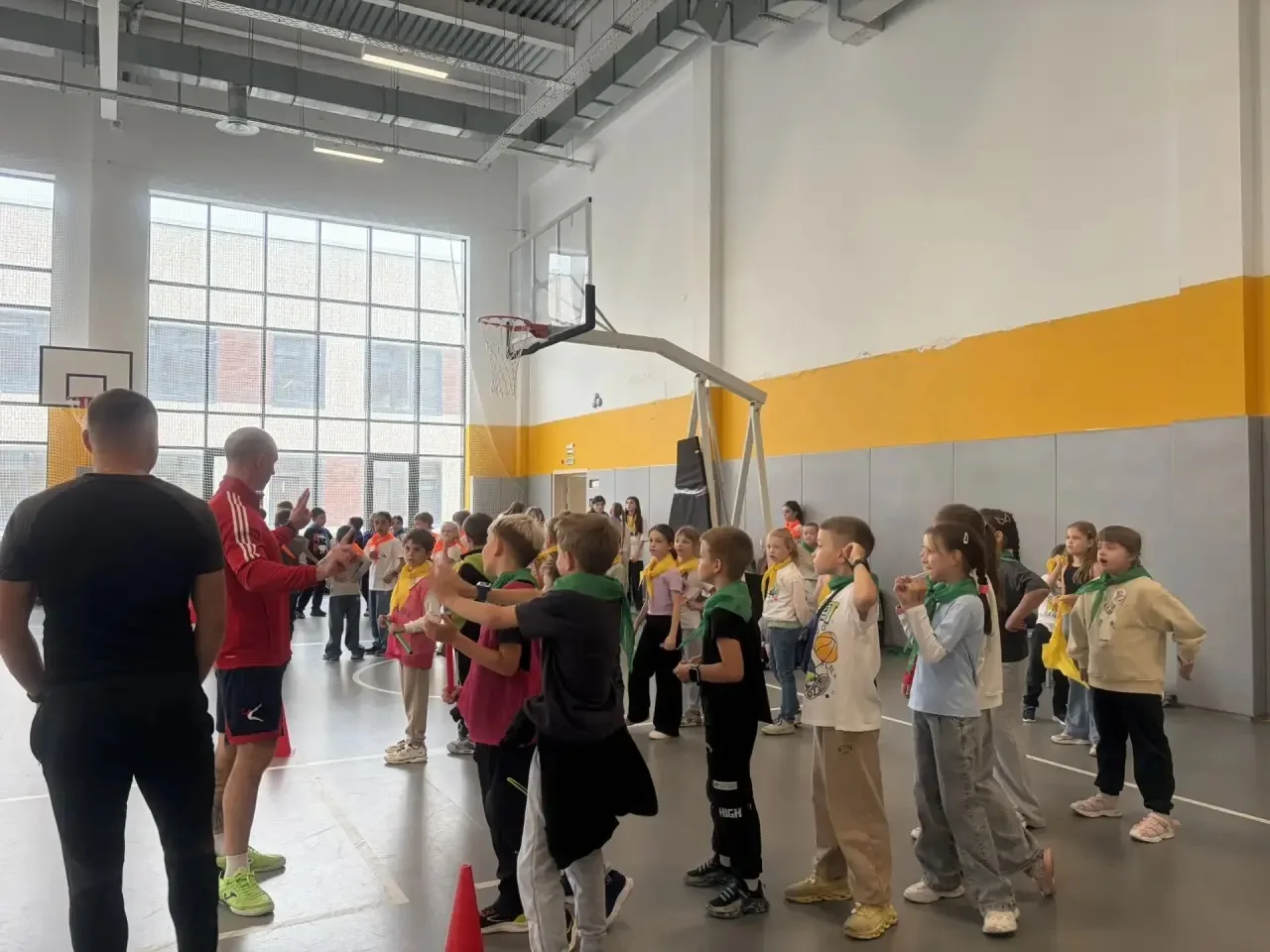 🏃‍♂️ Безопасность + спорт = идеальный день в МБОУ ОЦ «ЛОГОС»! ☀️
16 июня в нашем пришкольном лагере