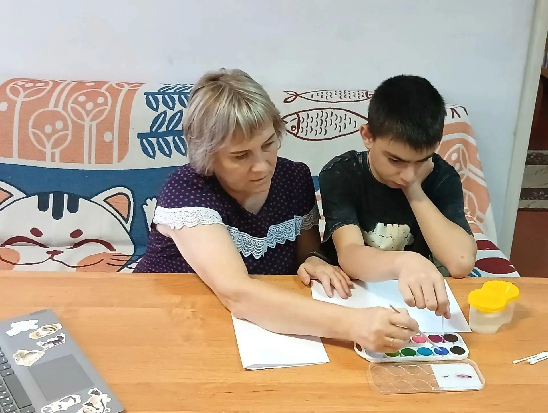 **Почему так важно давать ребёнку творить? 🎨✂️**