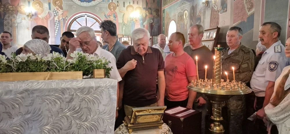Предание и история По преданию, незадолго до Успения Богородица передала Пояс и Ризу двум благочести