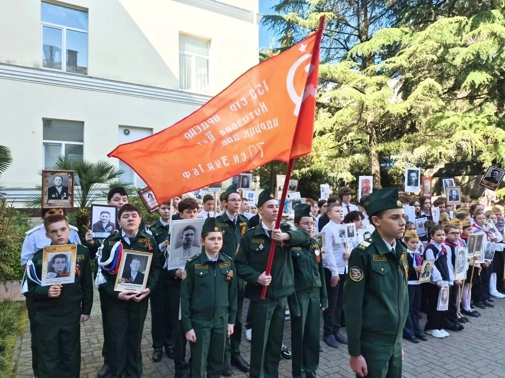 🎖 В преддверии 81-й годовщины Дня Победы в стенах нашей гимназии прошла  акция «Бессмертный полк: Ге