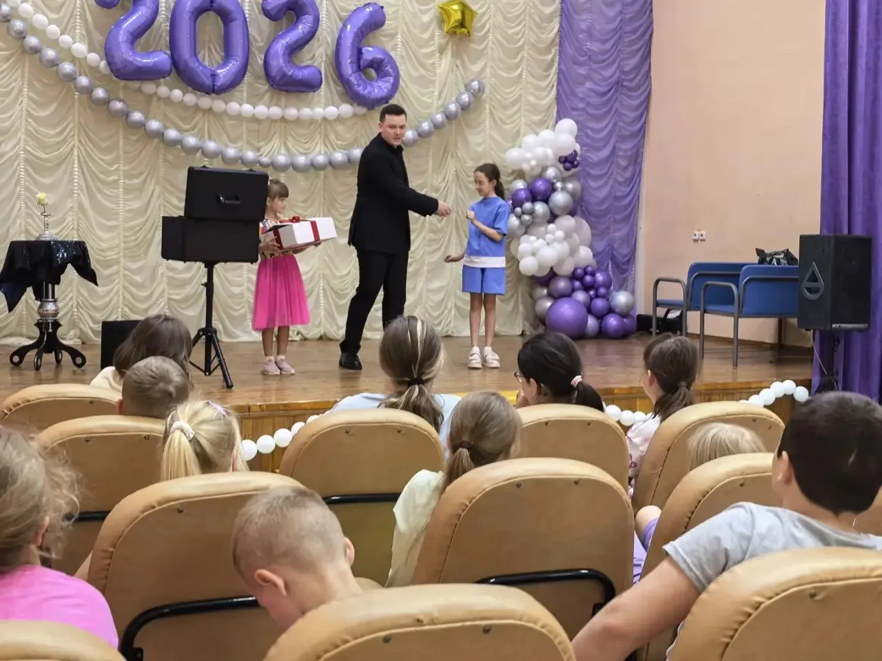 Вчера наш лагерь погрузился в атмосферу иллюзий и фокусов, ведь к нам приехал настоящий...