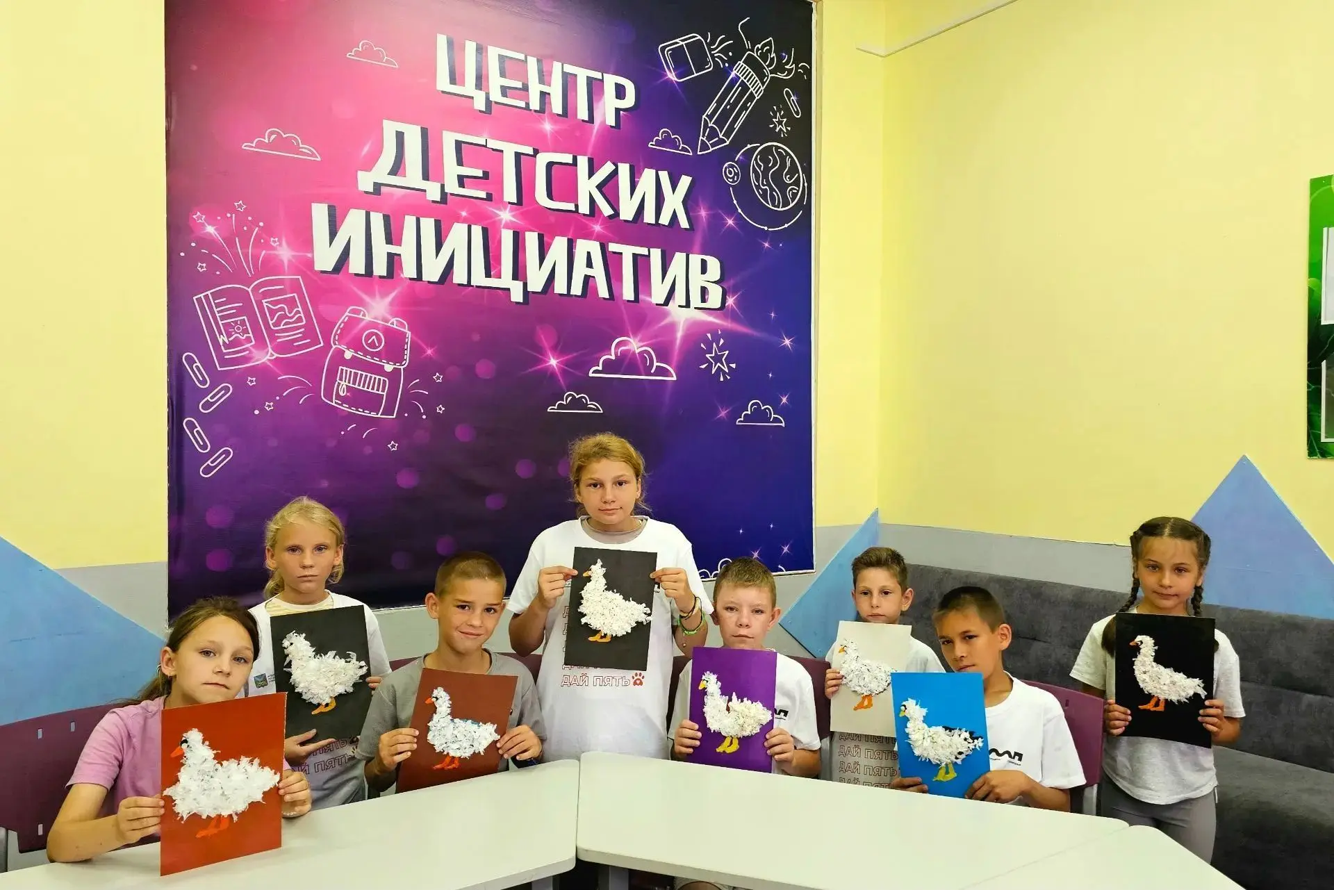 Творческая мастерская «Пушистый гусь» собрала воспитанников лагеря «Солнышко».