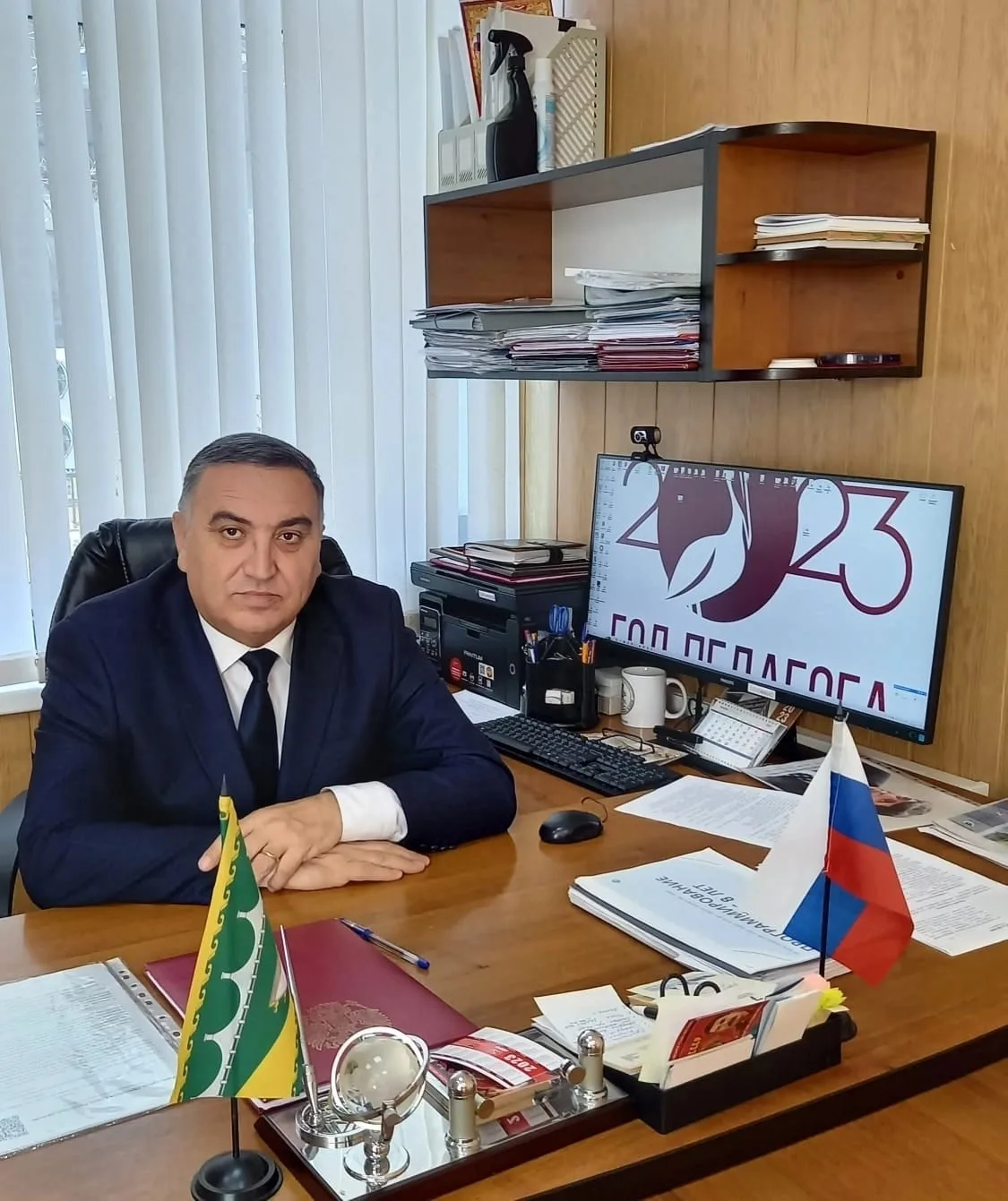 Начальник Отдела образования Гусейн Шихбабаев поздравил с Днём знаний