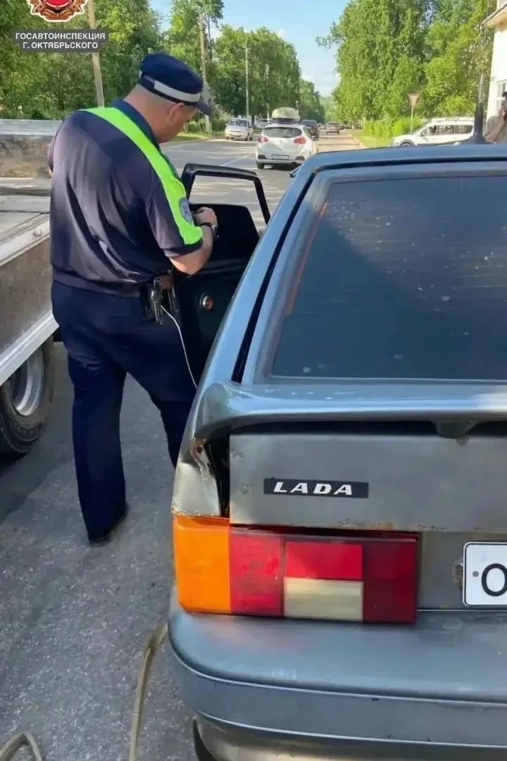📣19‑летнего жителя Башкирии арестовали на восемь суток за тонировку на ВАЗе  Он отказался её убрать.