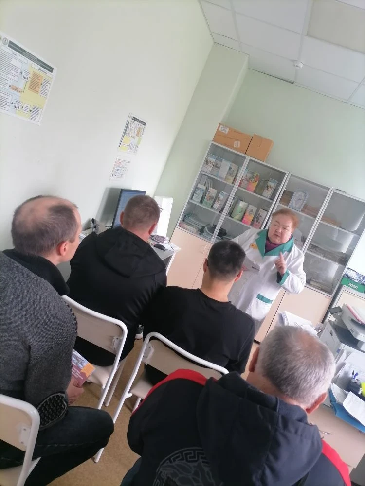 Школа здоровья: первый шаг трех мужчин к жизни без табака