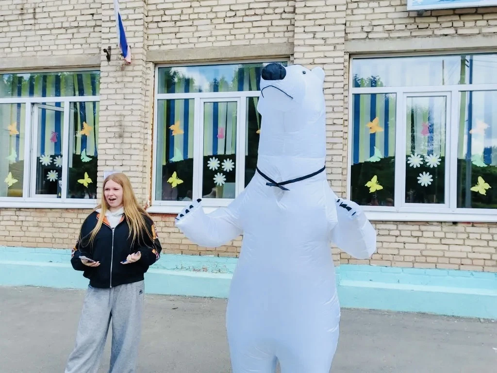 Сегодня ребята проходили испытания на ловкость, скорость, смелость и знания.