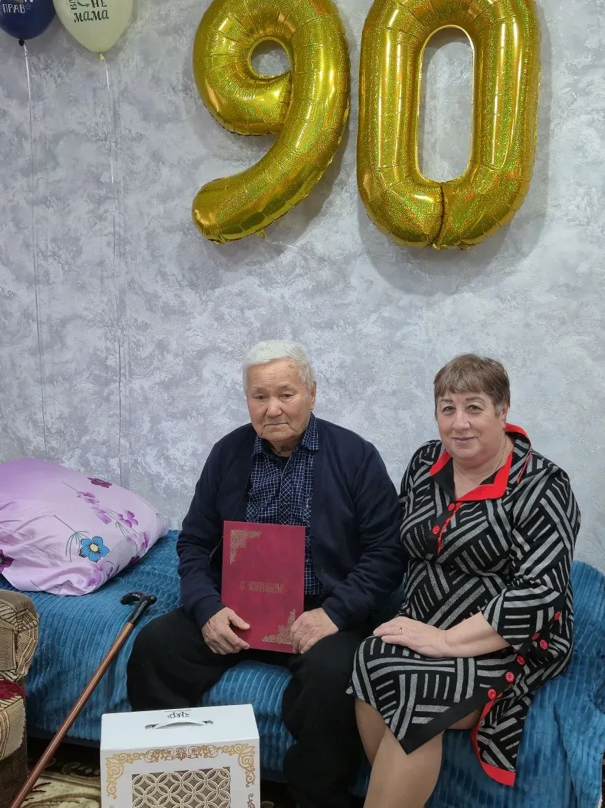 Сегодня свой знаменательный 90-летний юбилей отмечает  житель поселка Нижнекалиновский,...
