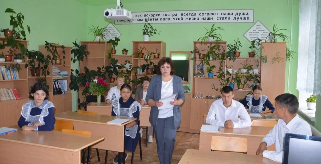 Сегодня  обучающиеся 12 класса  достойно сдали квалификационный экзамен по профессии  рабочего,  слу