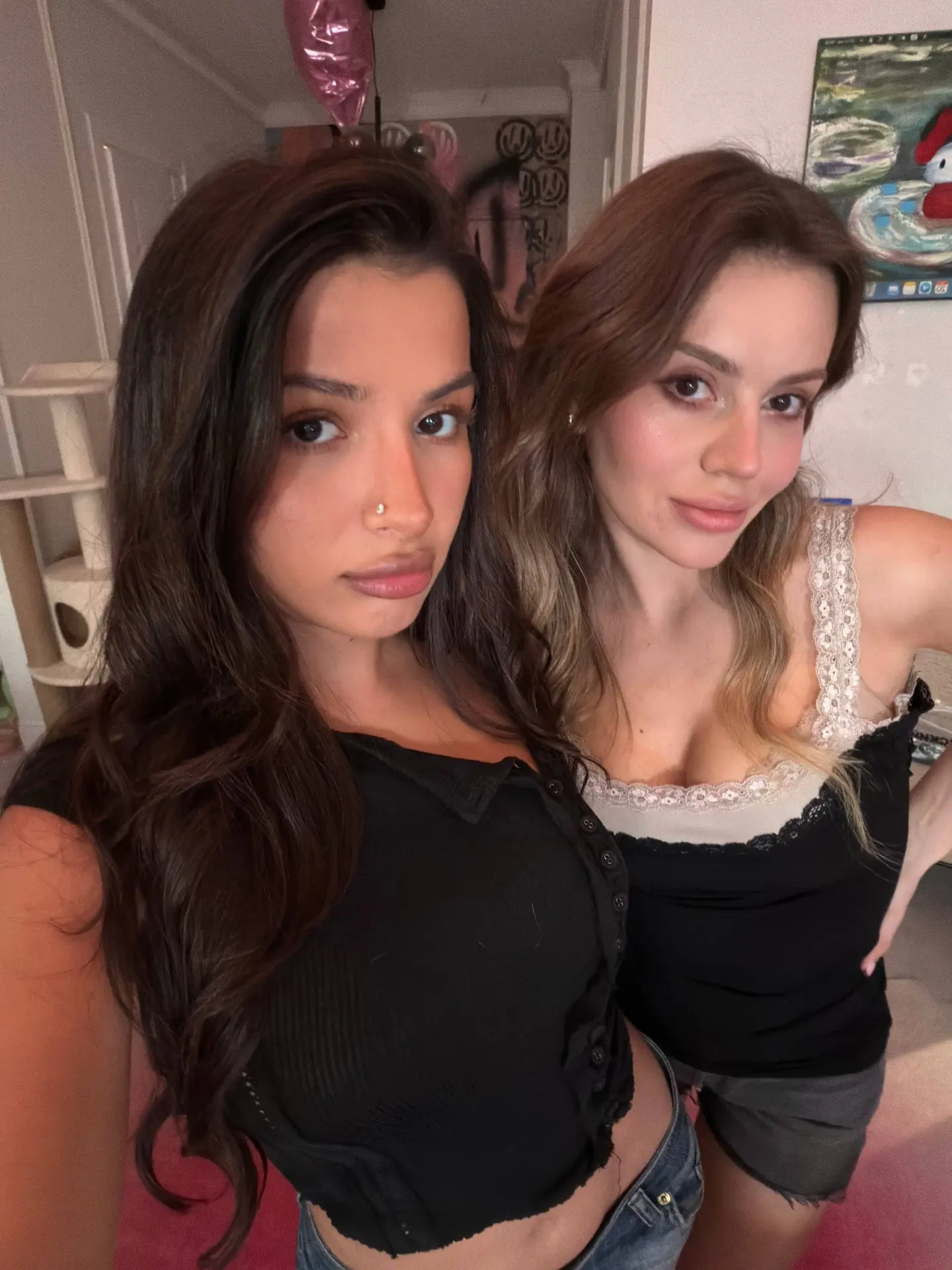 Стрим онлайн
https://twitch.tv/tenderlybae