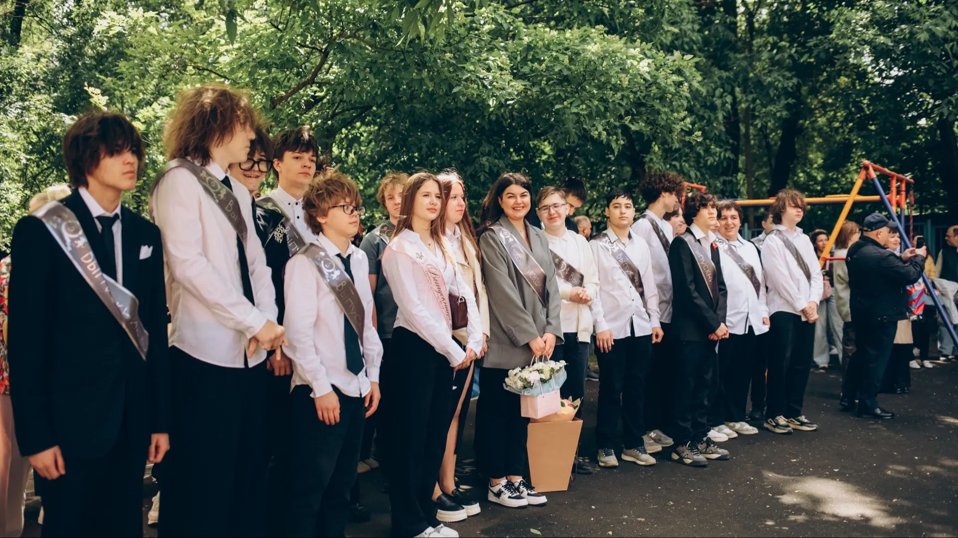 #ПоследнийЗвонок2026 | Время выбирать свой путь 🎓  Для учеников 9-х классов прошла торжественная лин