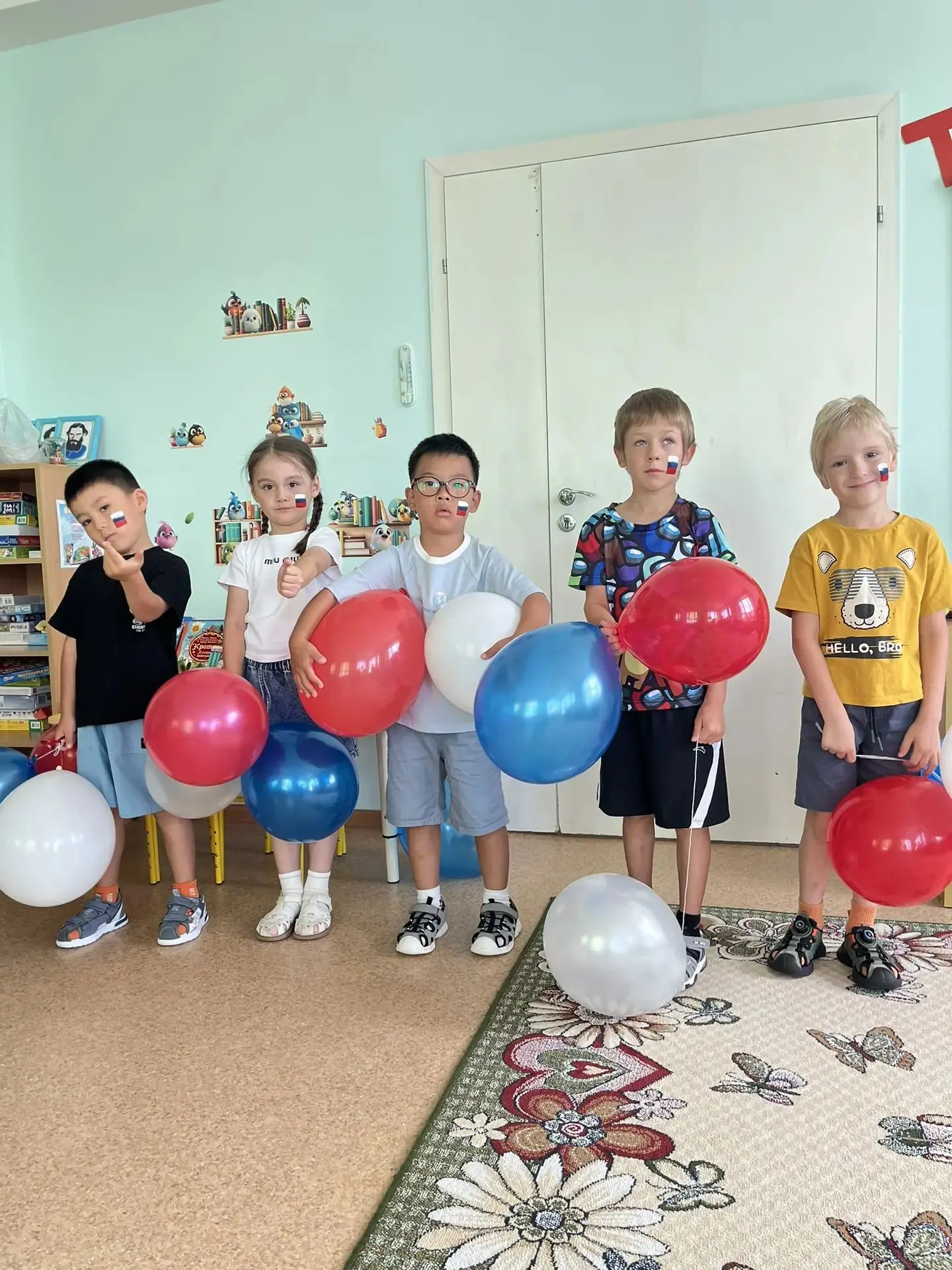 🎉 День Государственного флага в группе «Ромашки»! 🎉Сегодня наши ребята познакомились ...