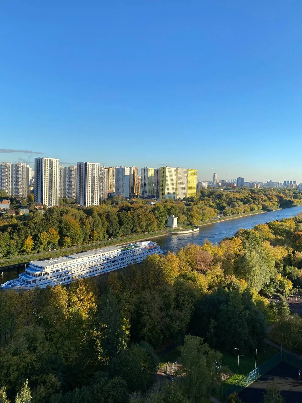 Осень на Ленинском проспекте🍁☀️