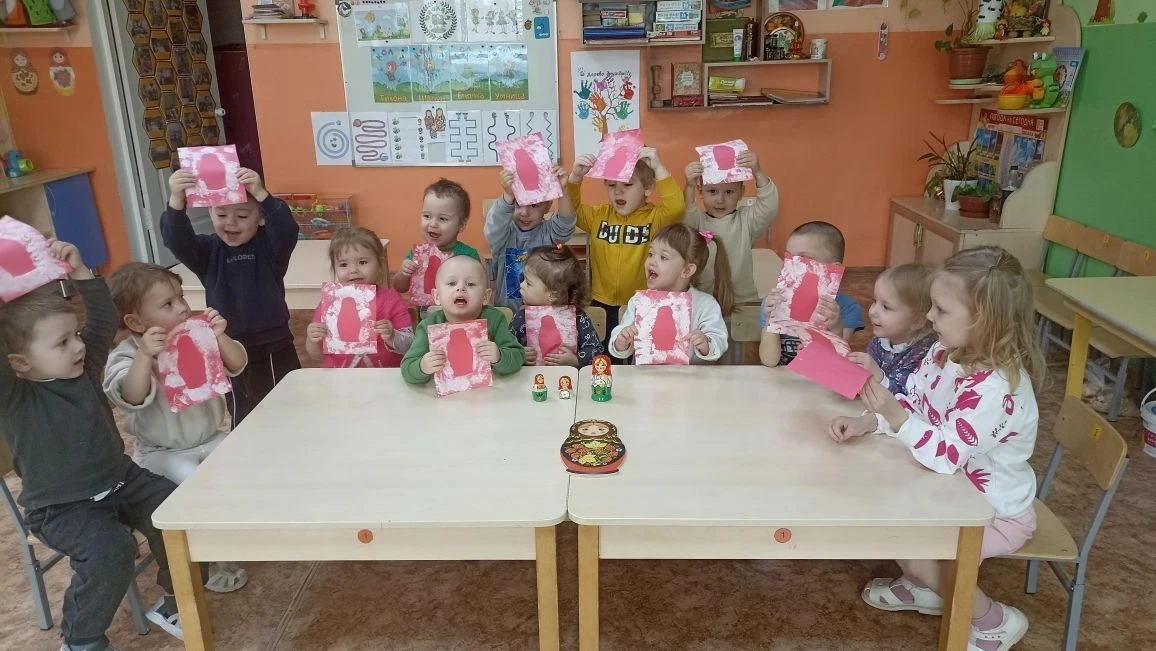 ✨ Нашим малышкам очень нравится использовать нетрадиционные техники рисования — это инт...