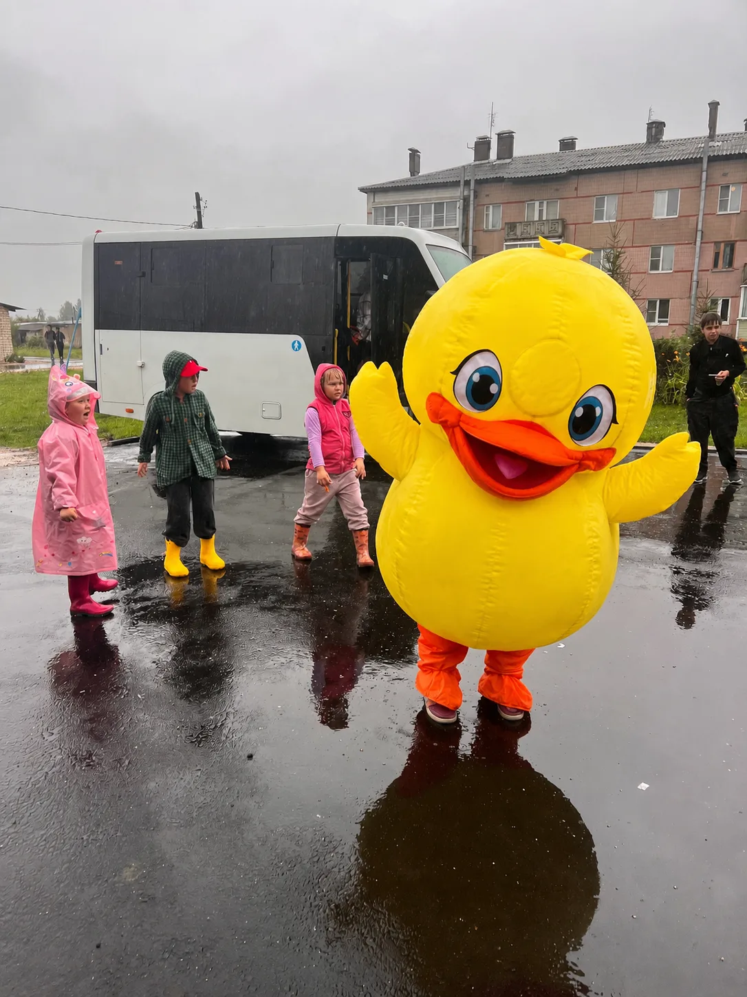 Что мне дождик проливной? ☔ Хорошему празднику он точно не помеха!

В селе Ключ Кораблинского муници