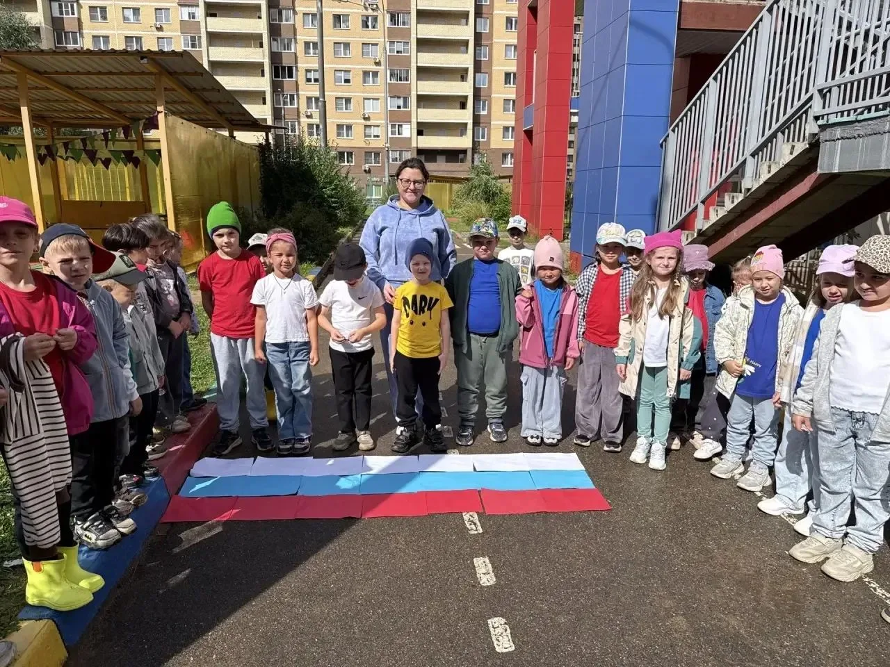22 августа наша страна отмечает День Государственного флага Российской