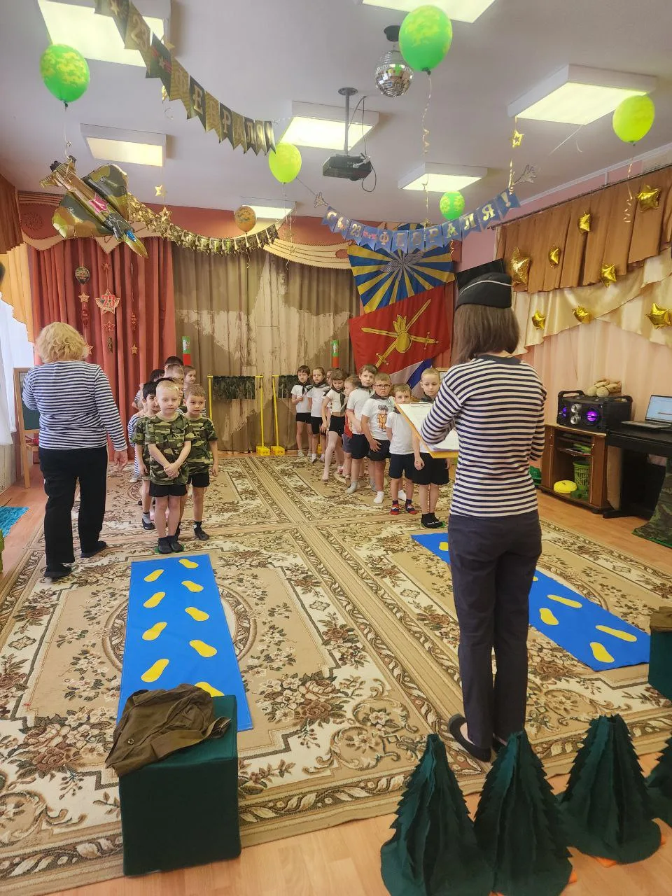 Воспитанники группы N4 дошкольного отделения Видновской СОШ N1 ( ул.Медицинская д.1) были приглашены
