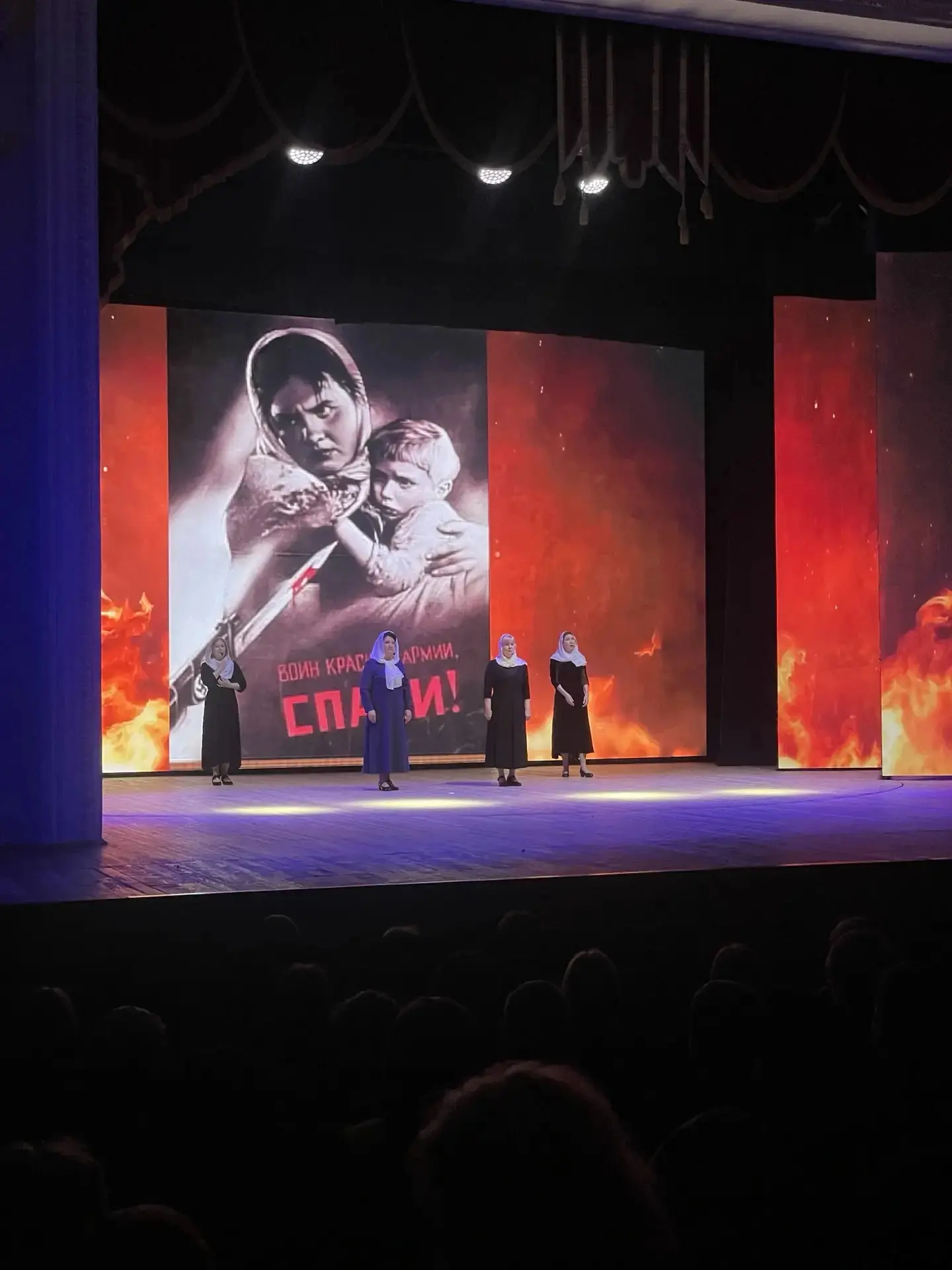 🎭 Память не гаснет, пока звучат стихи  В рамках программы «Пушкинская карта» учащиеся нашей школы по