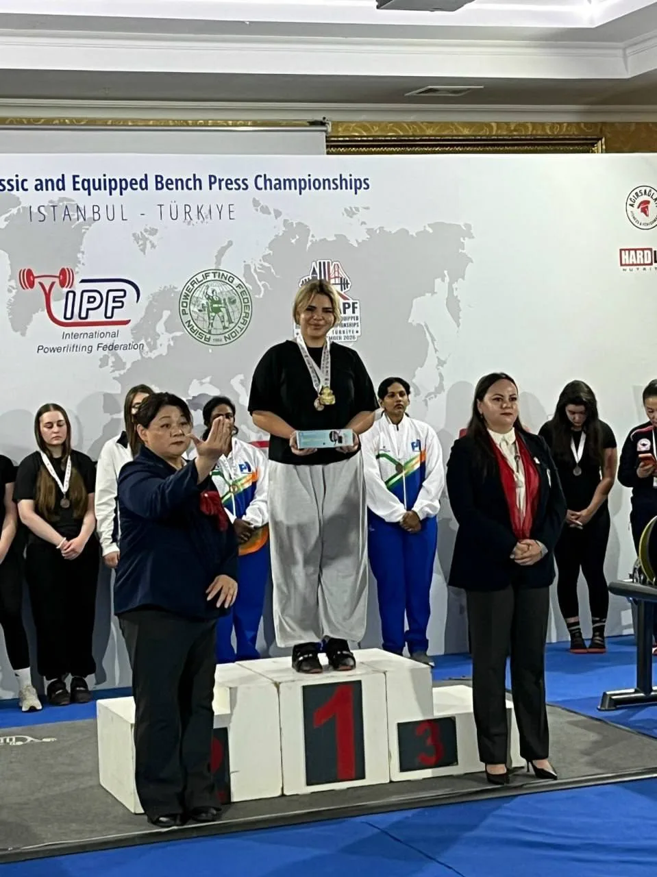 🏆 Спортсменка из Новокуйбышевска завоевала золото первенства Азии по пауэрлифтингу.