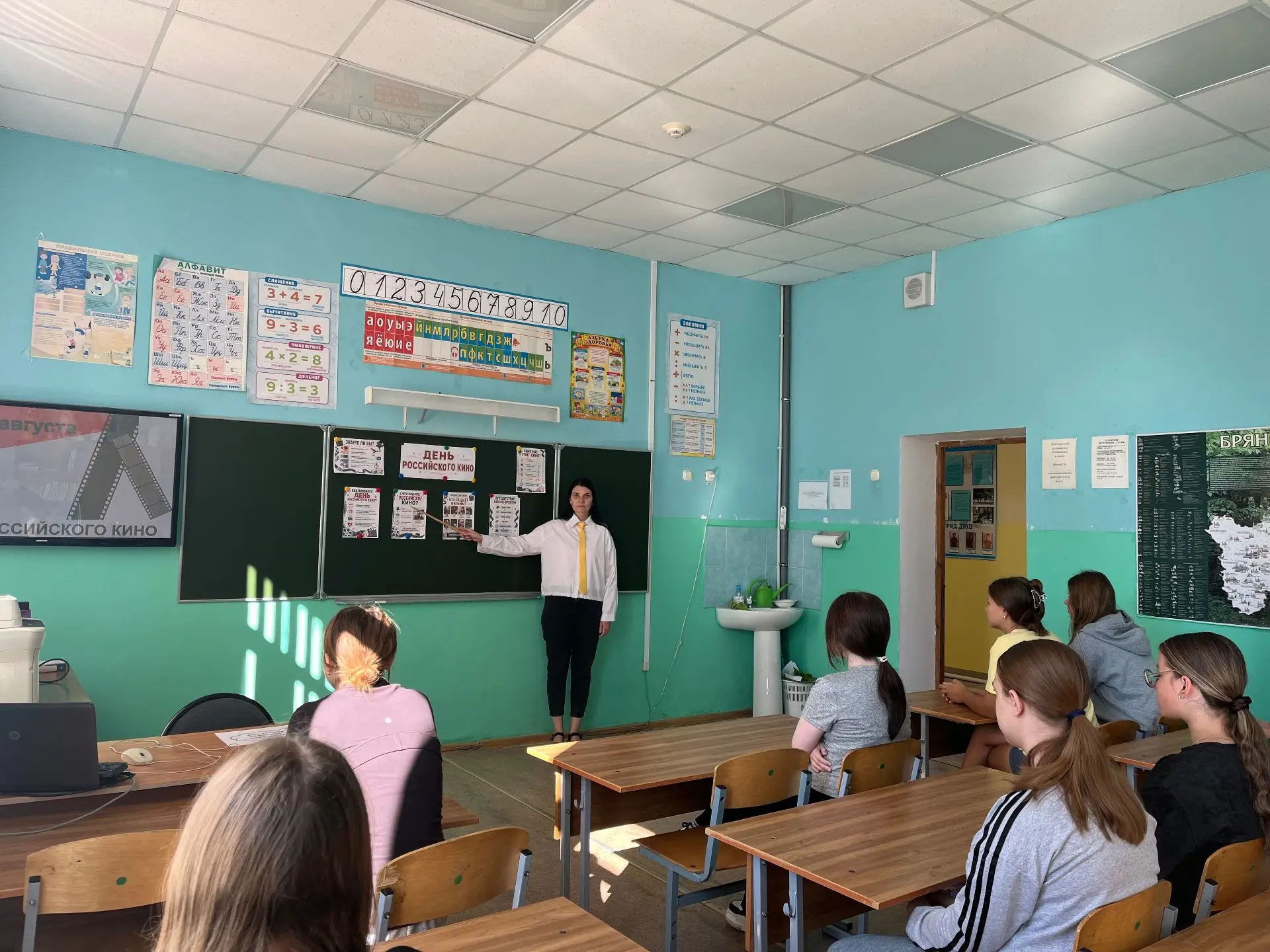 📸 Погружение в мир кино и слова: мастер-класс "Техника речи" в преддверии Дня Российск...