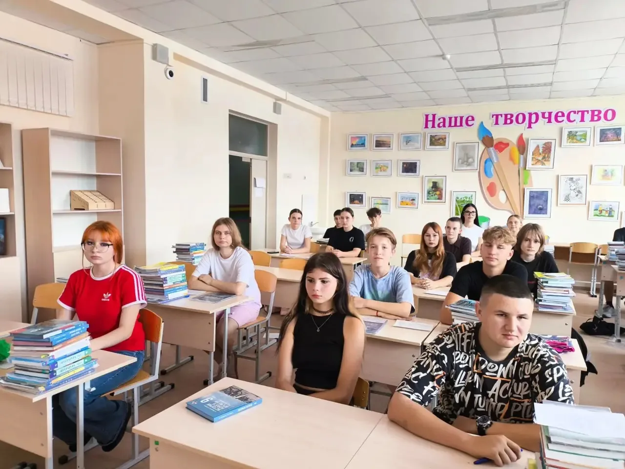 Сегодня, 28 августа, в День школьника, ученики 9 «Г» класса собрались в родной школе. Э...