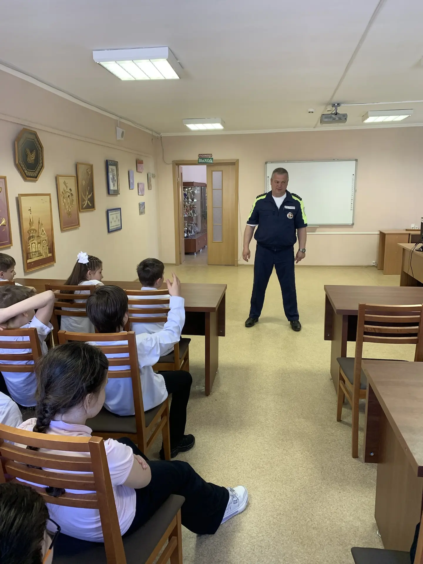 🚸 Безопасность на дороге — прежде всего!

В рамках нашего сотрудничества с ГИБДД Железнодорожного р