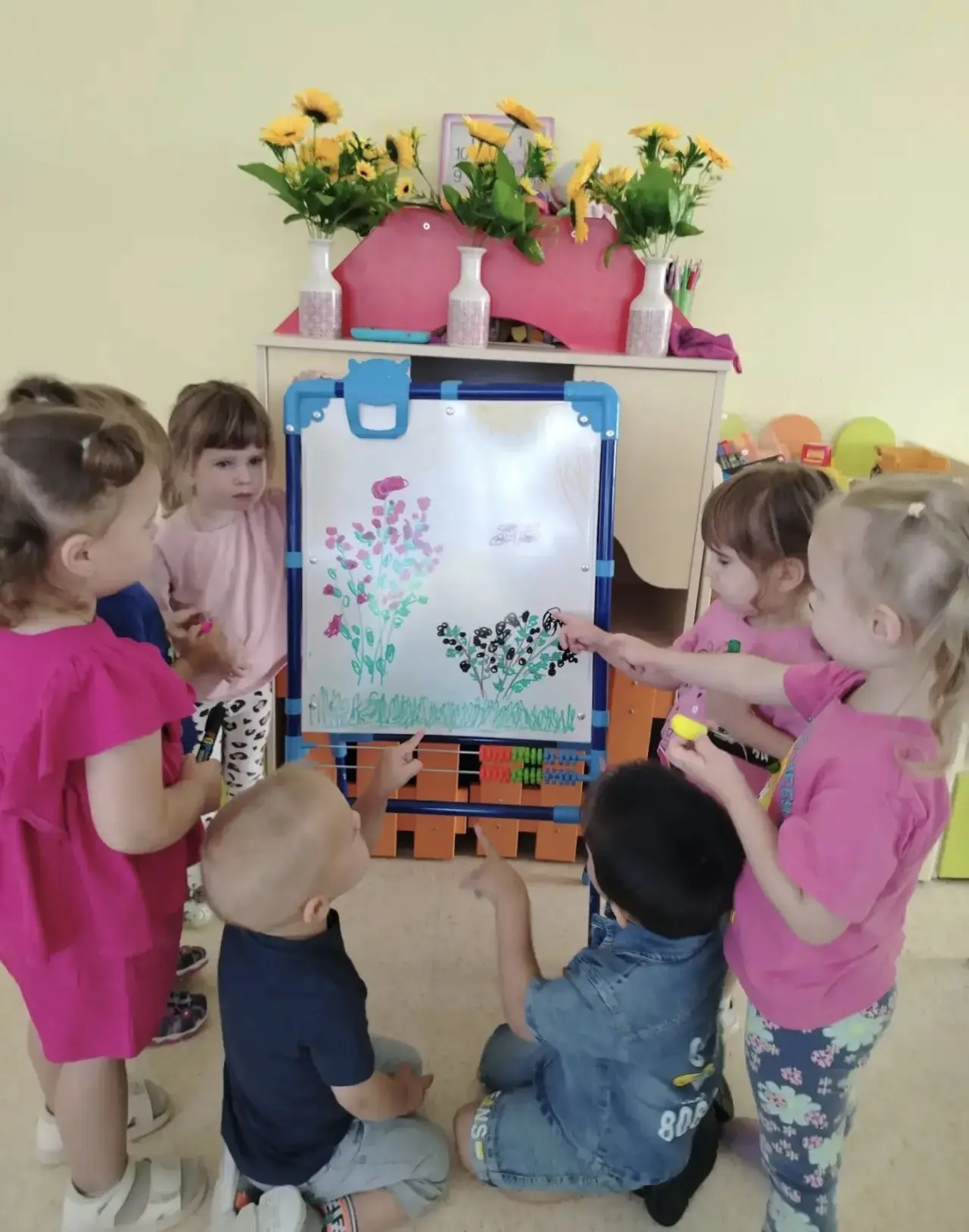 🍓🍒🍇Утро в группе «Капельки» превратилось в настоящую «ягодную мастерскую»

https://vk.ru/wall-170