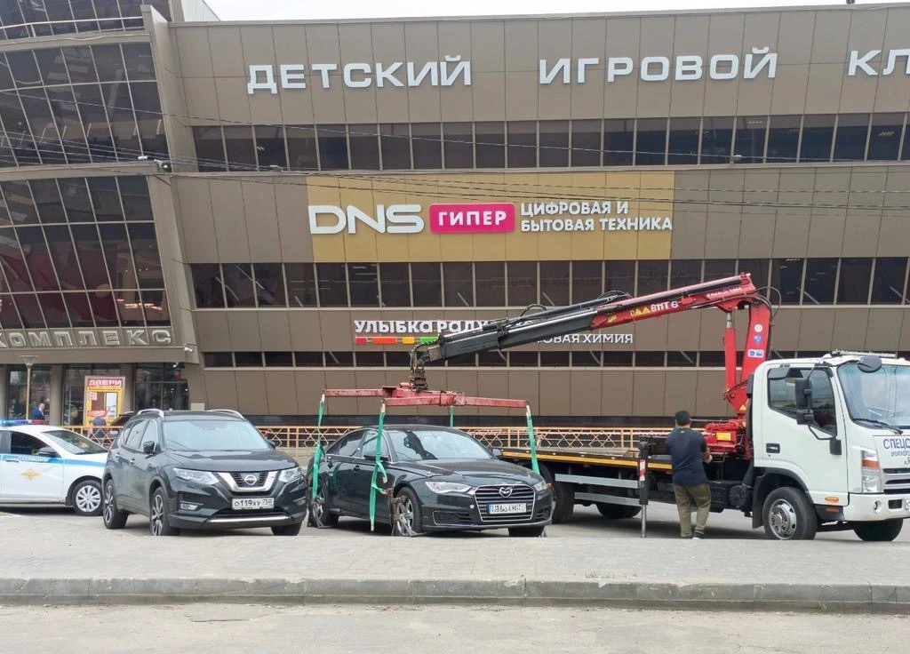 «Каждый день эвакуируют авто напротив Юниона»