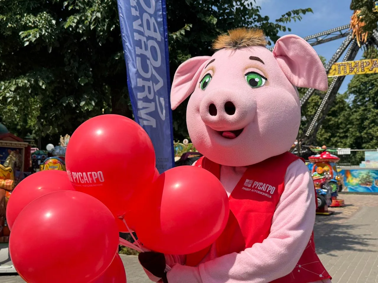 🐷На праздничной площадке Мясного бизнеса «Русагро» царит особенная атмосфера. С первых минут гостей