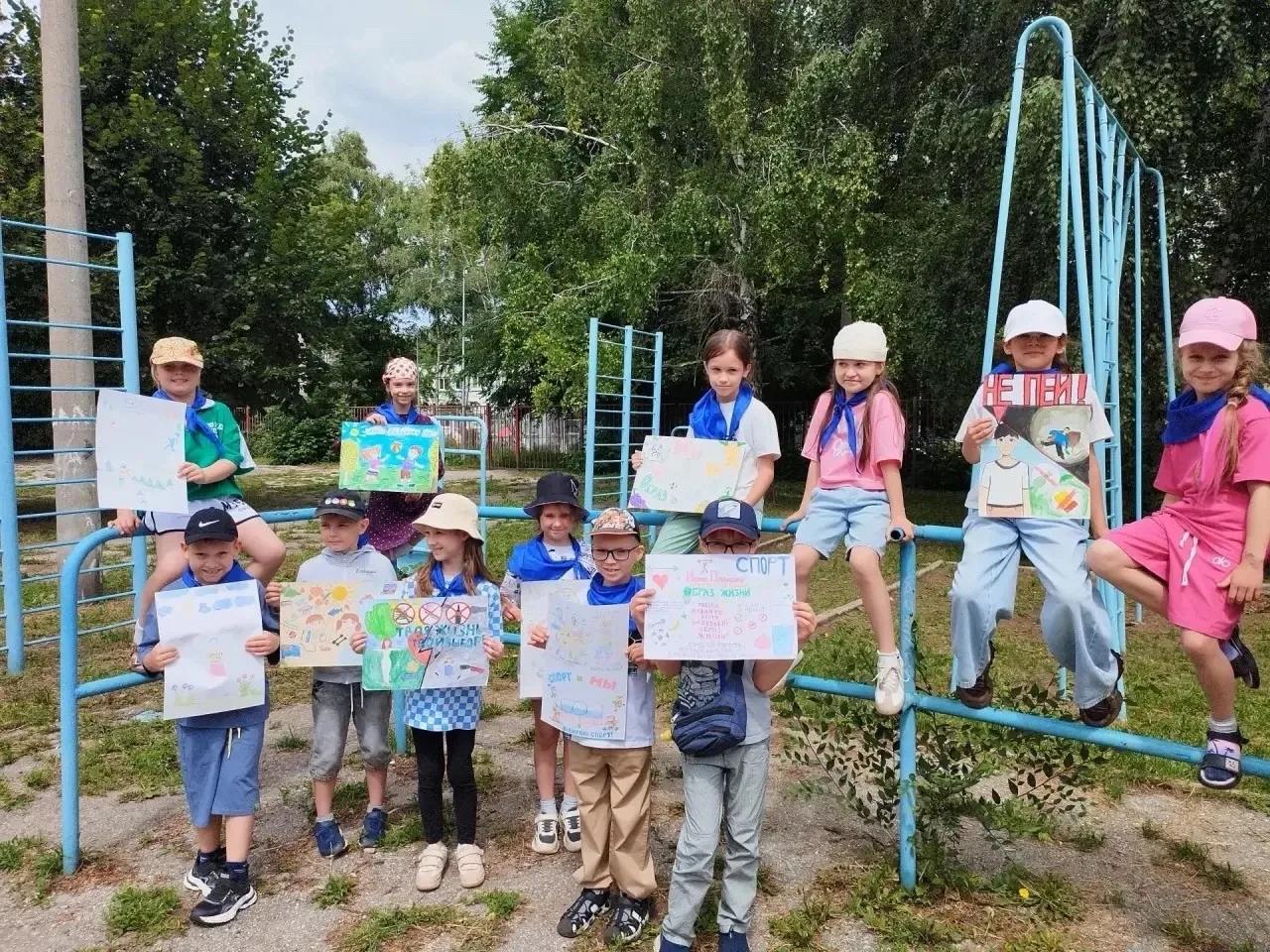 🚫 Мы за здоровый образ жизни!

В нашем лагере проходит месячник антинаркотической направленности и 