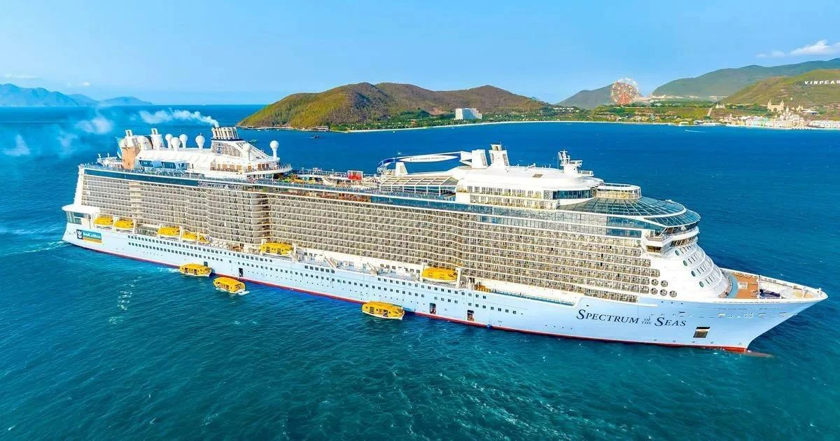 🚢 Круиз вашей мечты на 5 лайнере Spectrum of the Seas от Royal Caribbean International!*