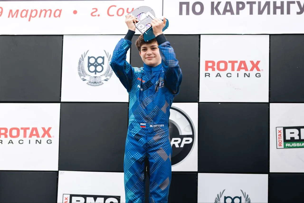 Скорость в крови! Тройной триумф нашего семиклассника! 🏎️🏆  Пока мы учимся, наш ученик 7 класса поко