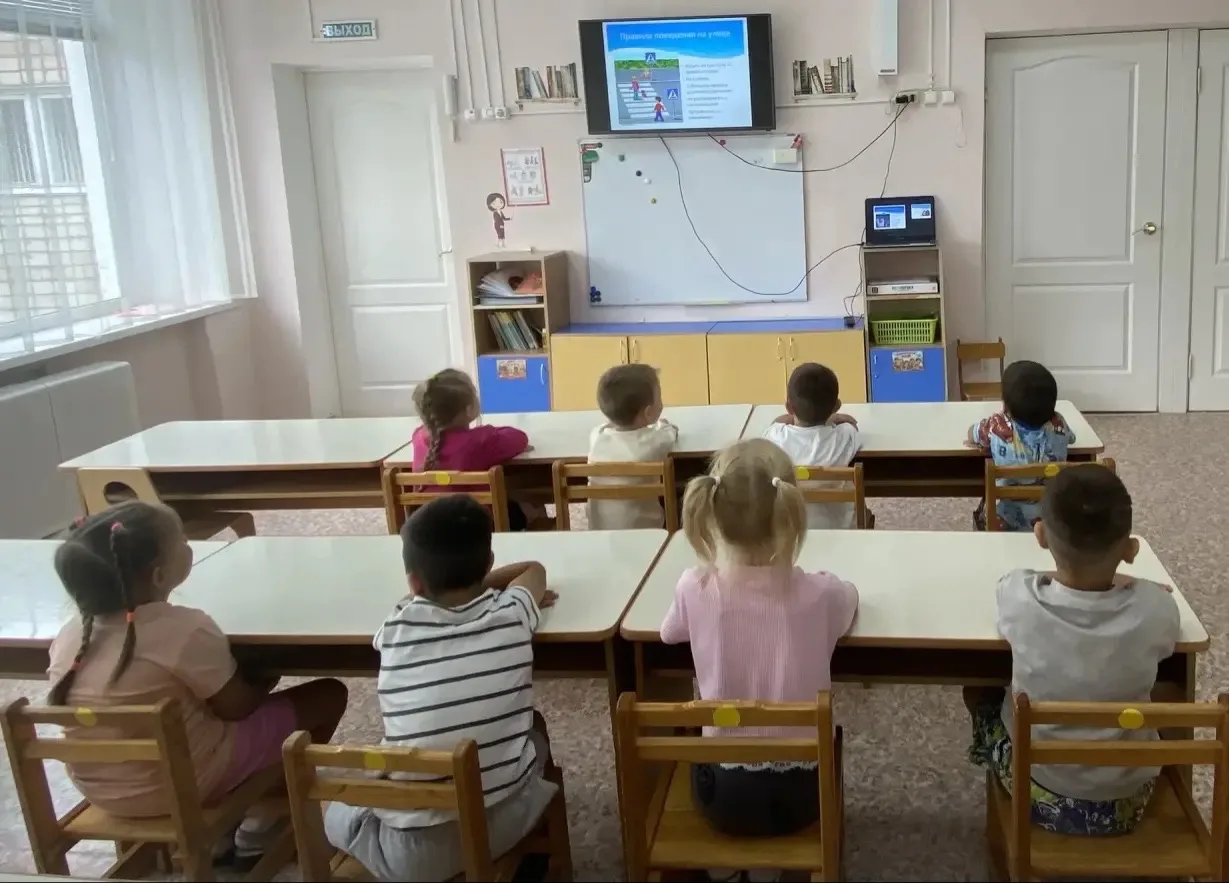 Сегодня в подготовительной группе прошло увлекательное занятие, посвященное этикету. Мы...