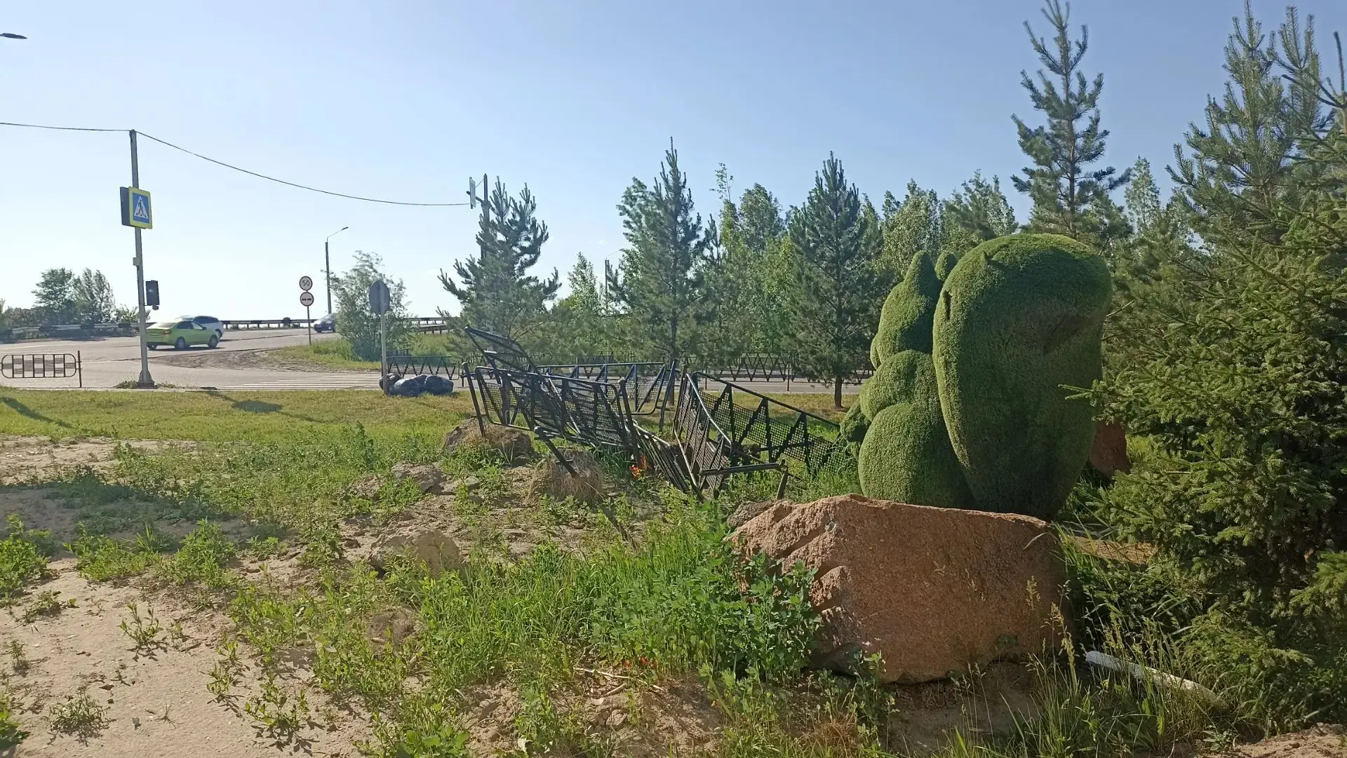 Сосновоборские белки под угрозой? 

Недавно в редакцию газеты «Рабочий» обратился бдительный читател